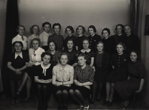 1939 Niss Oskar 30år_28 Gruppbild av anställda vid fabriken